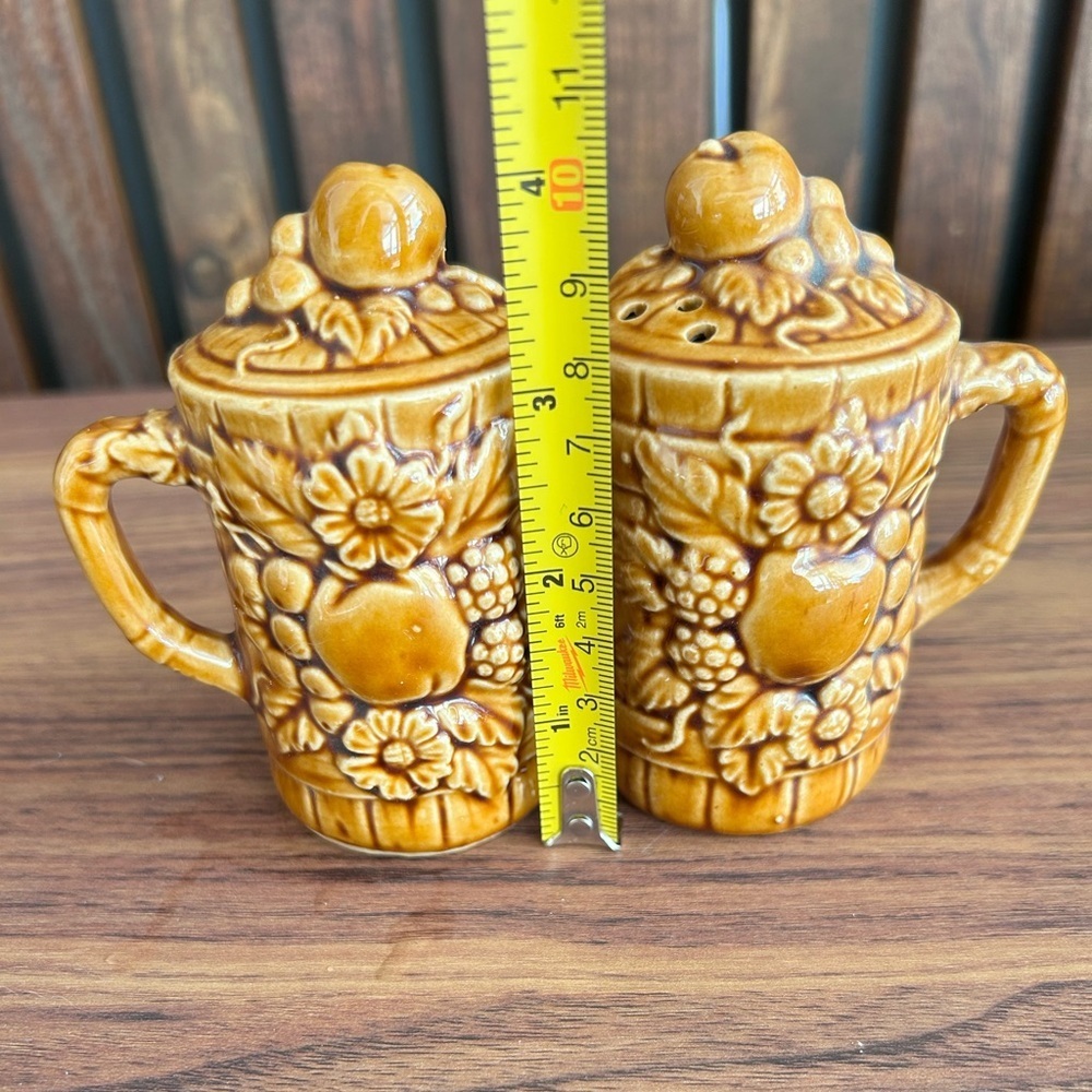 Vintage Japan salt & pepper shakers embossed fruit handle Moria glaze MCM Chic - Picture 5 of 5